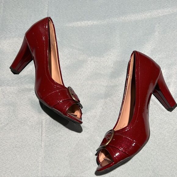 ETIENNE AIGNER Dune Red Patent Vegan Open-Toe Heels Shoes Size 6.5M Buckles B42 - Picture 9 of 10